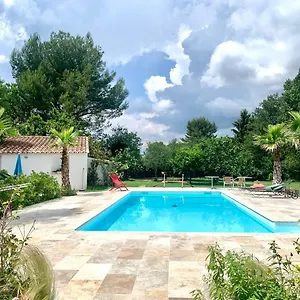 Appartement Aix-marseille Superbe T2 Avec Jardin, Piscine Et Parking, Simiane-Collongue